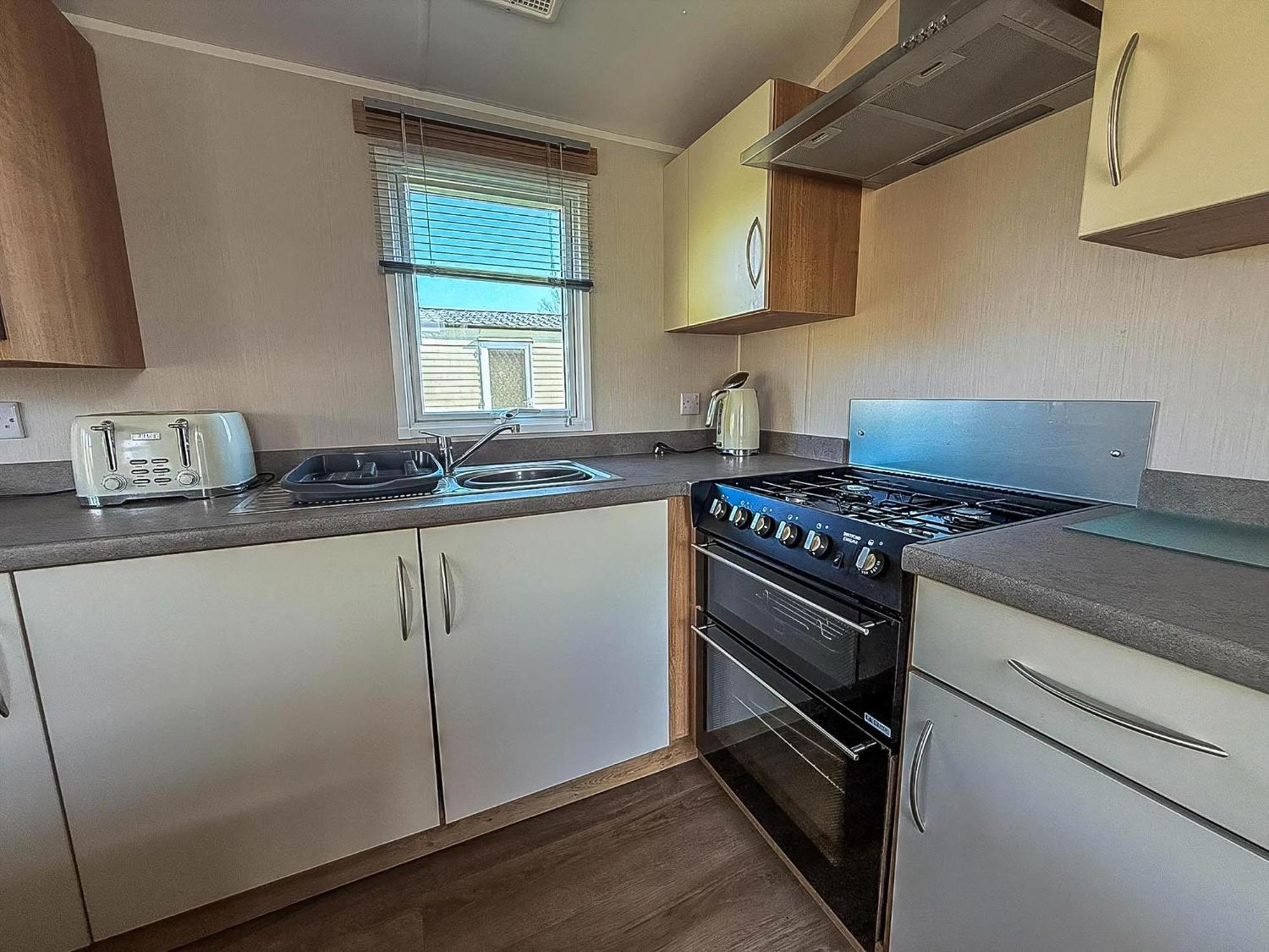 Lovely 8 Berth Caravan In Southview Holiday Park, Ref 33042Tc Skegness Dış mekan fotoğraf